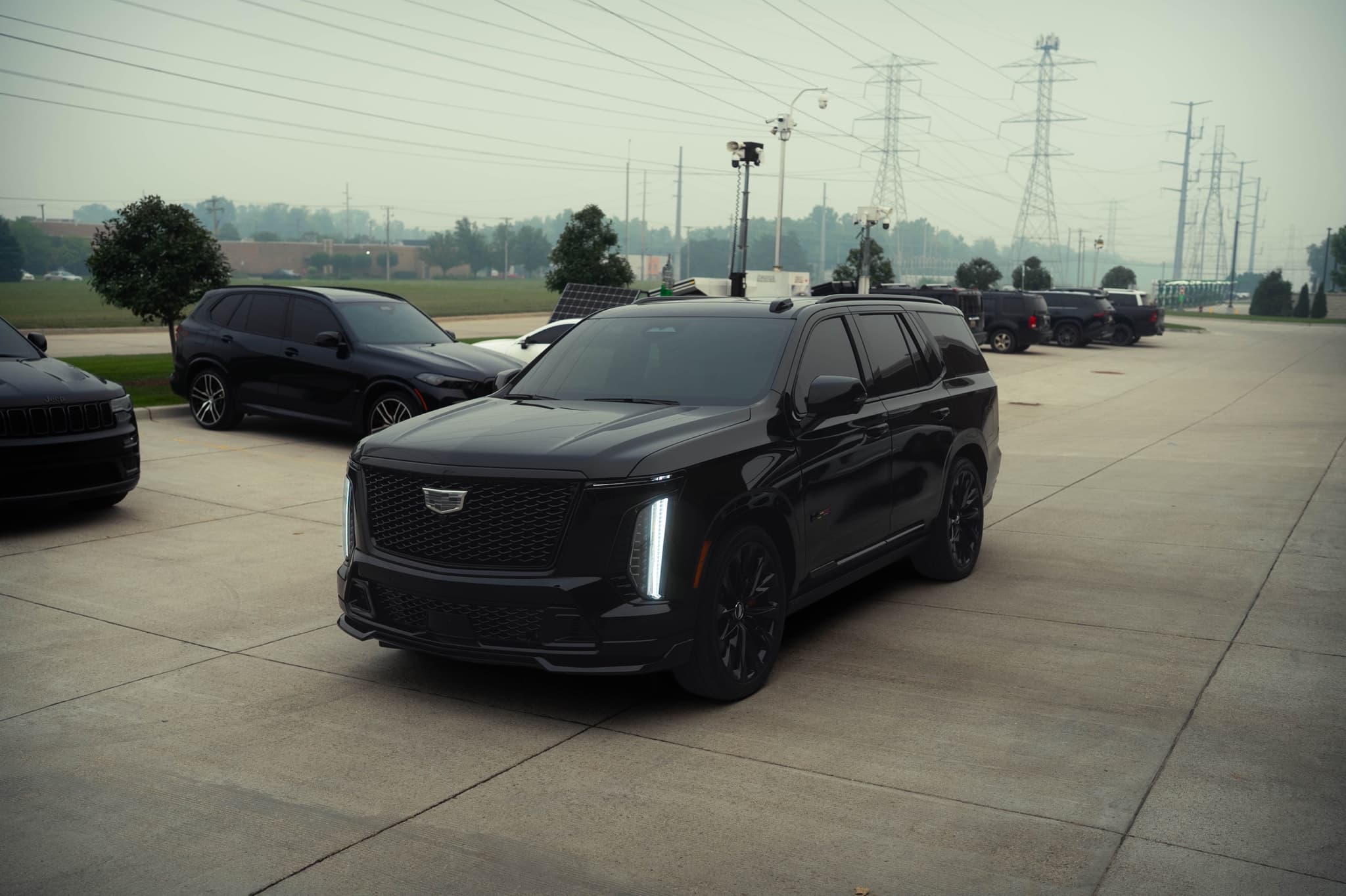 Cadillac Escalade-V side profile with gloss finish